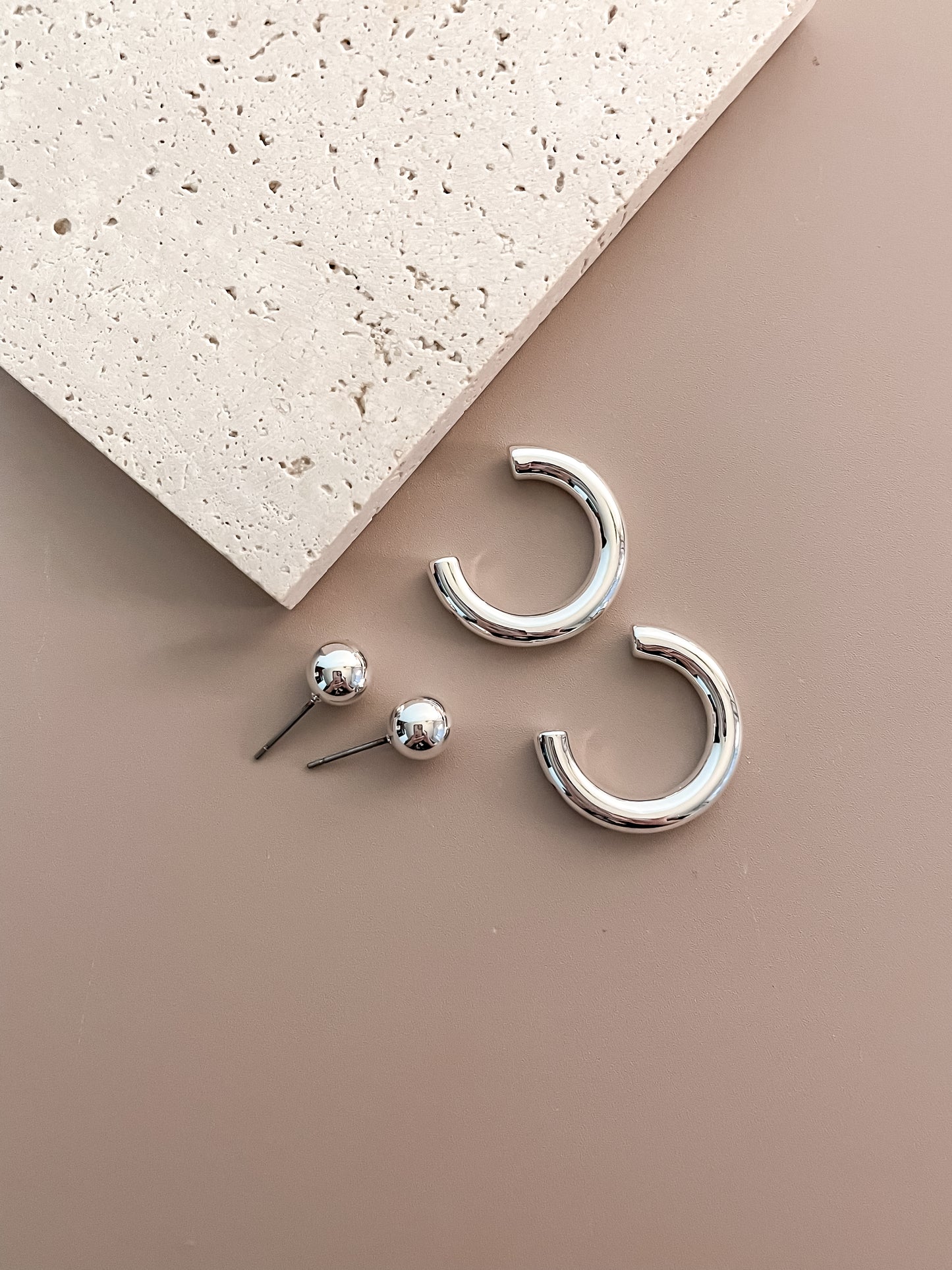 Basic C-Shaped Stud Earrings