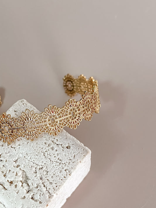 Hollow Flower Lace Bracelet
