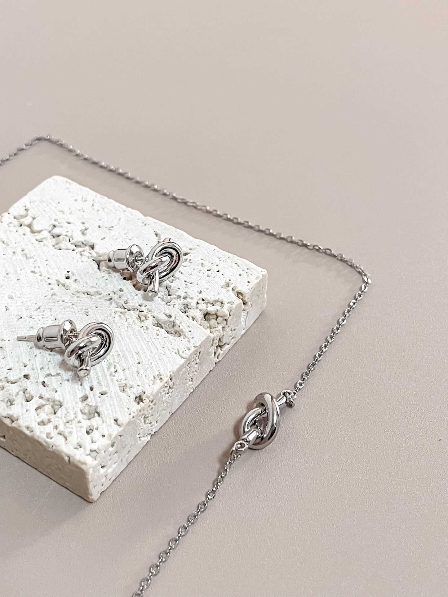 Silver Knot Jewelry Set