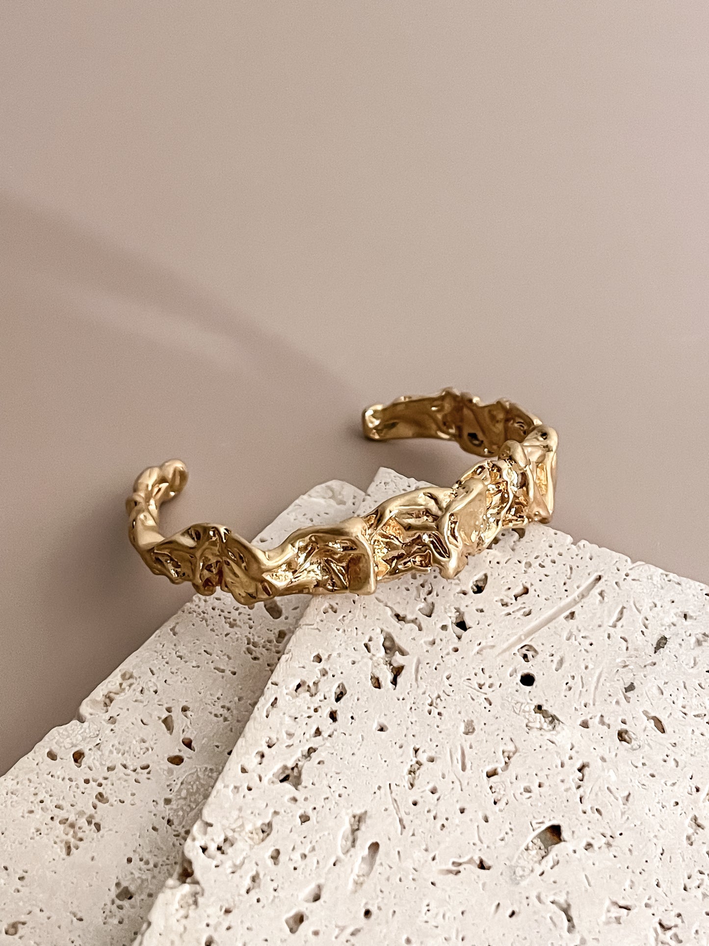 Lava-inspired Gold Jewelry Set