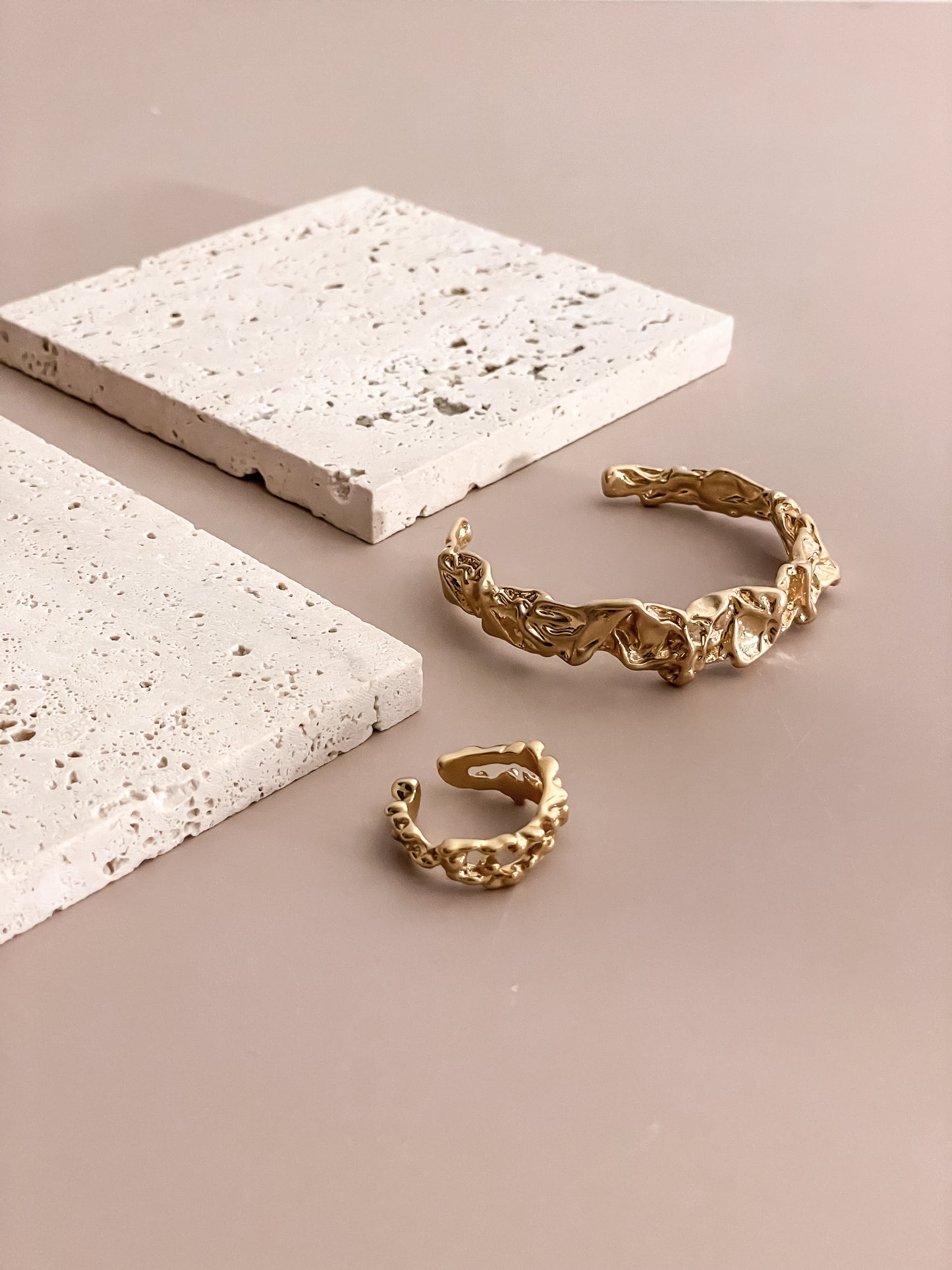 Lava-inspired Gold Jewelry Set