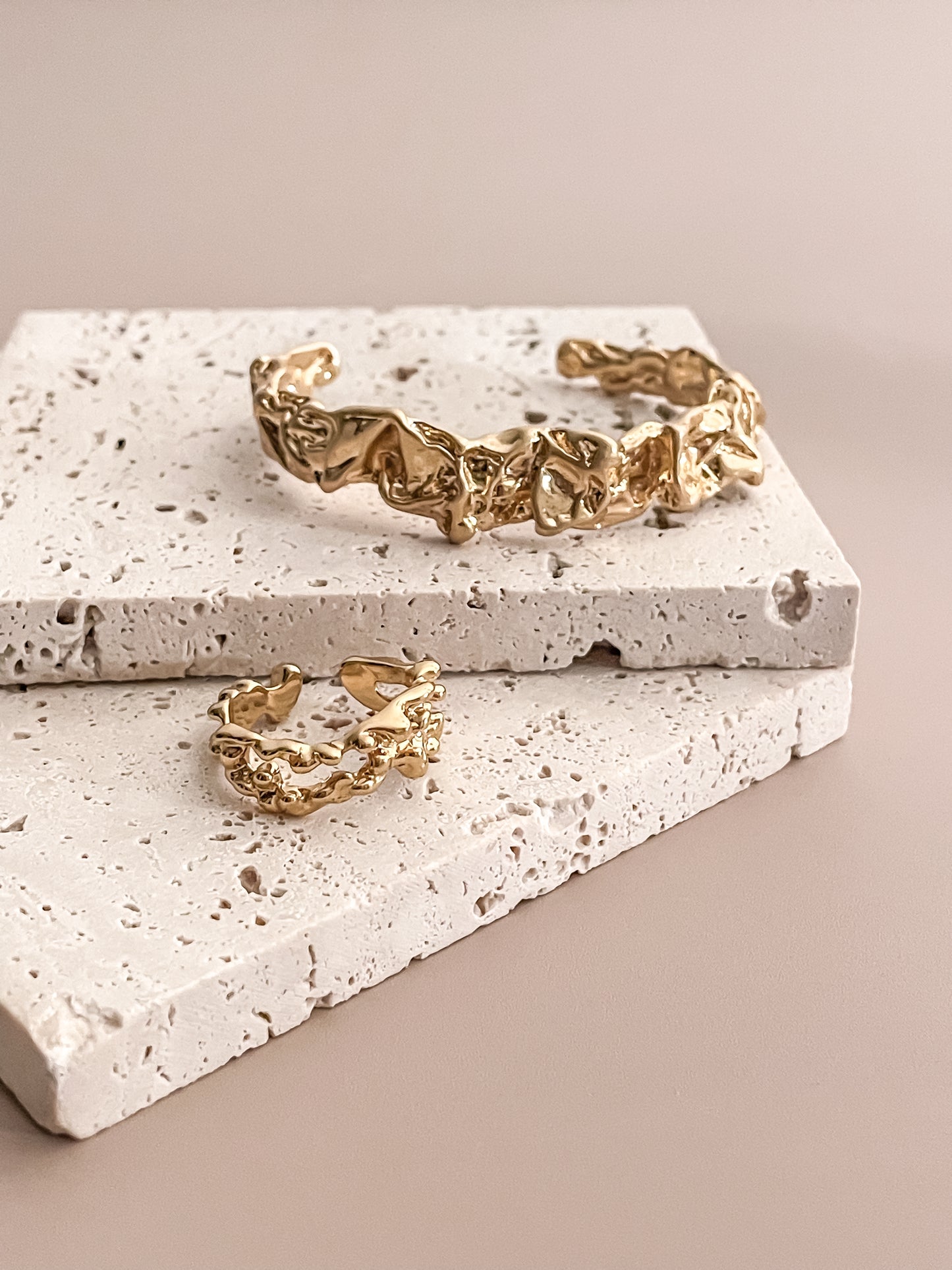 Lava-inspired Gold Jewelry Set