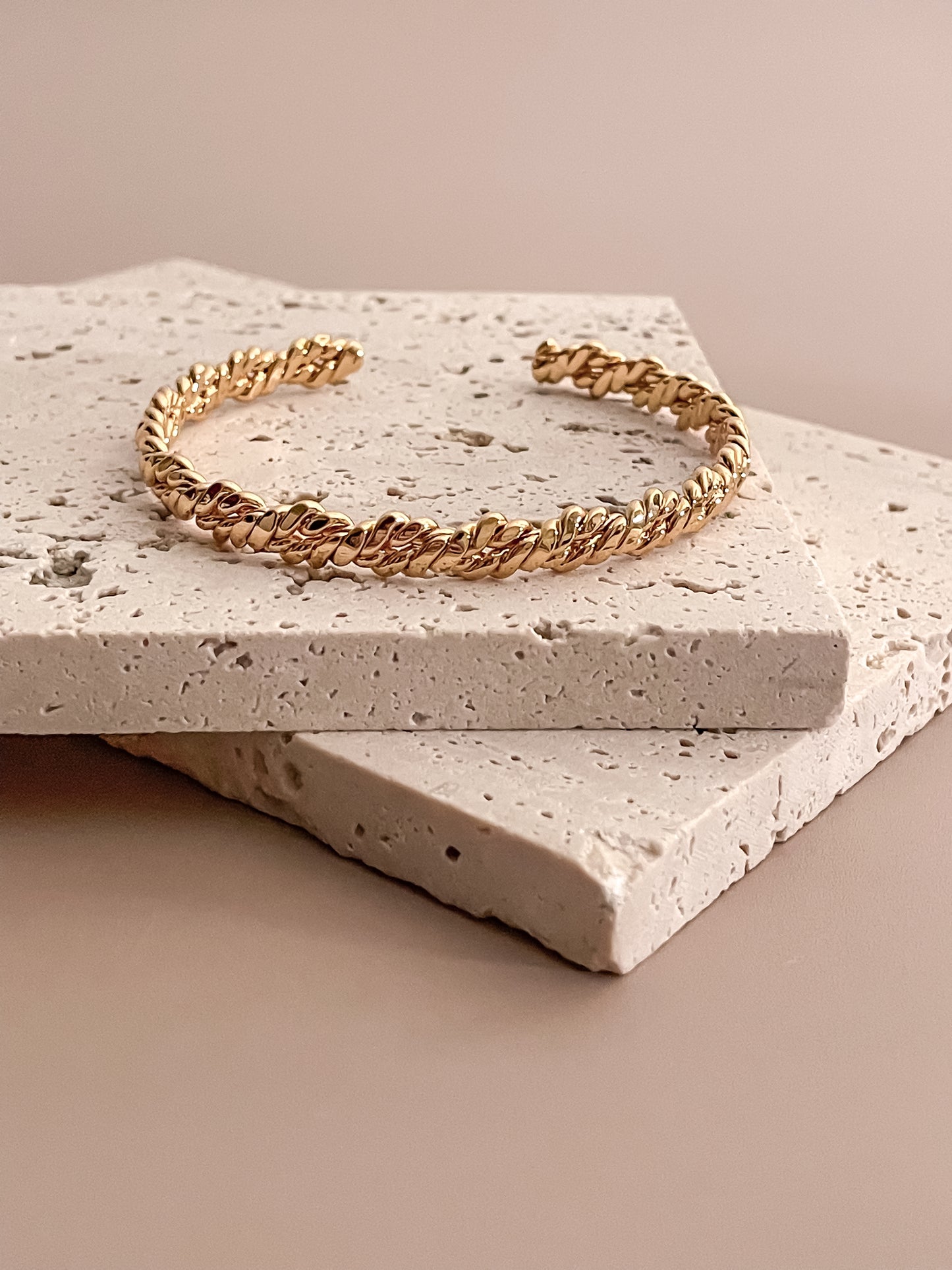 Gold Rope Twisted Pattern Bracelet