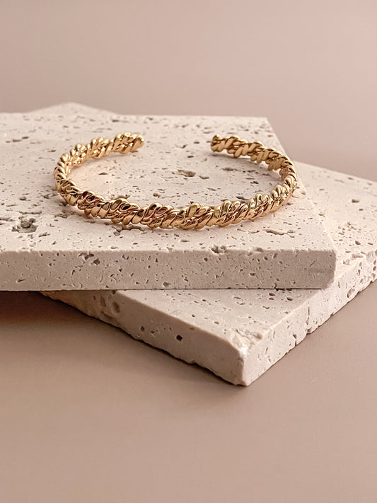 Gold Rope Twisted Pattern Bracelet