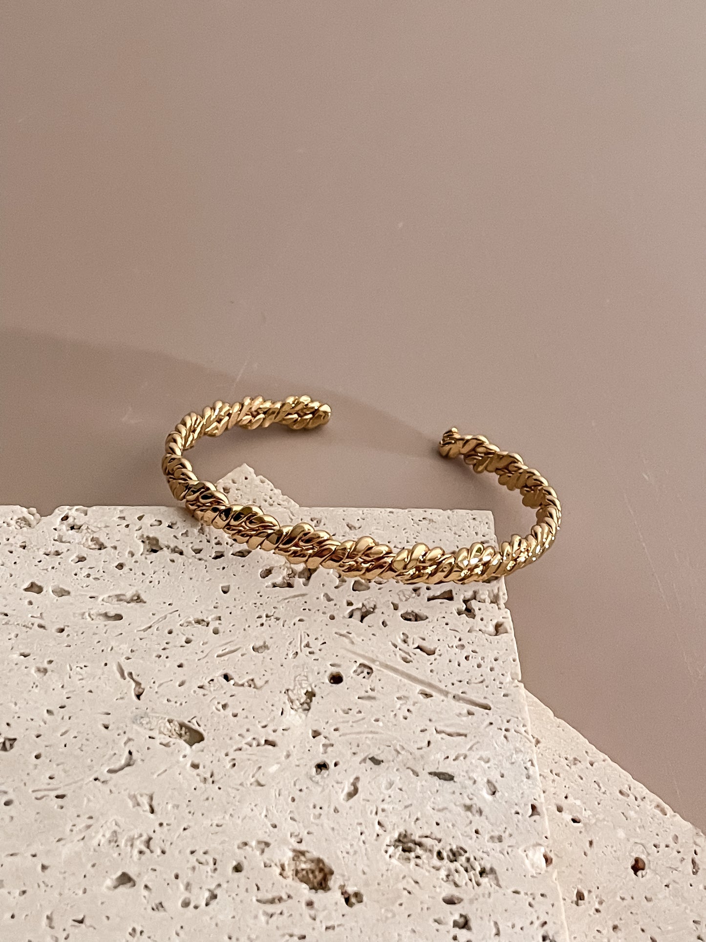 Gold Rope Twisted Pattern Bracelet