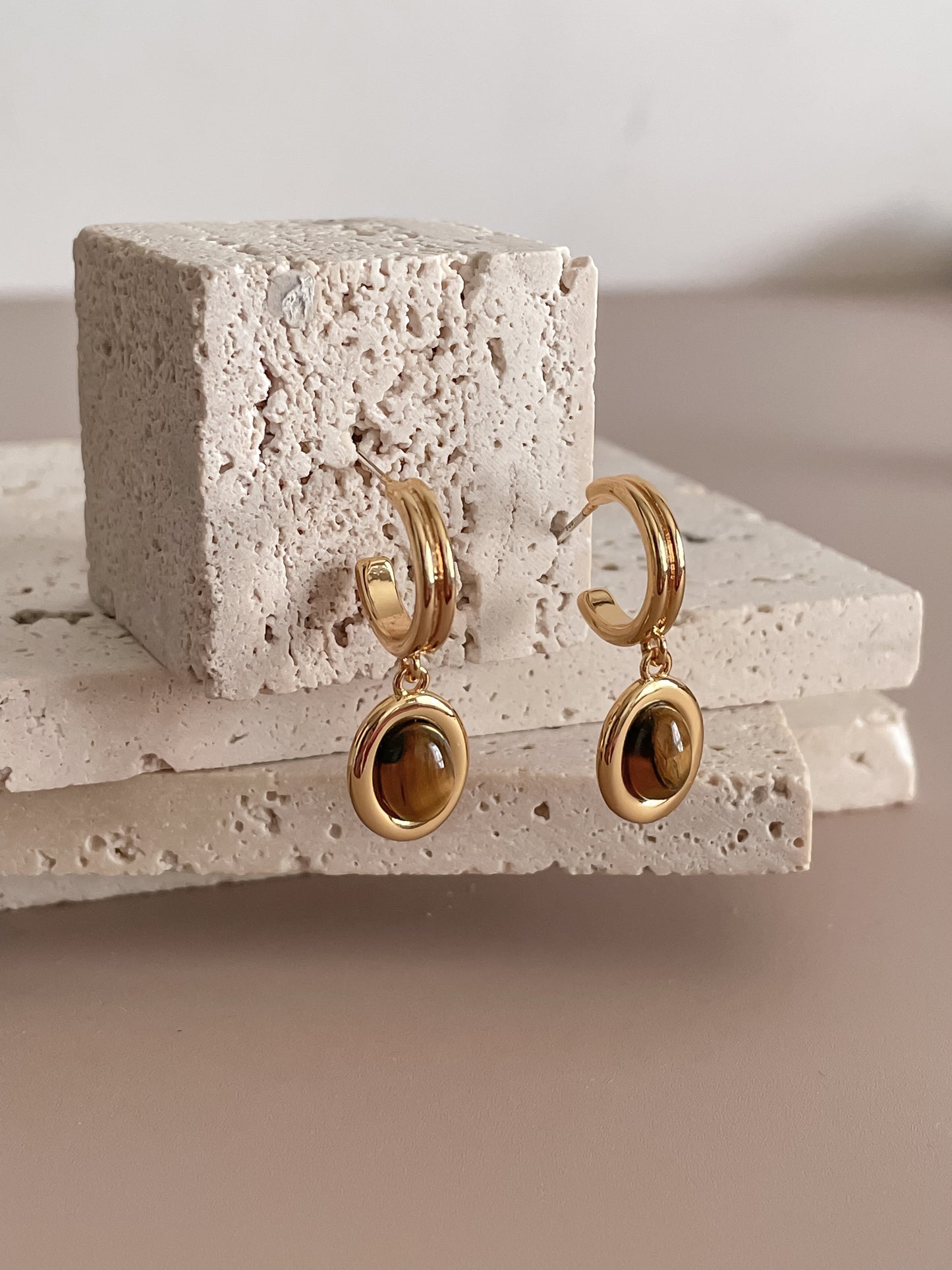 Tiger's Eye Pendant Earrings, Vintage Style 18K Gold Plated Tiger's Eye Pendant C-Shape Stud Earrings
