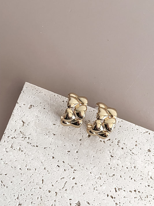Chunky C-Shaped Heart Pattern Earrings
