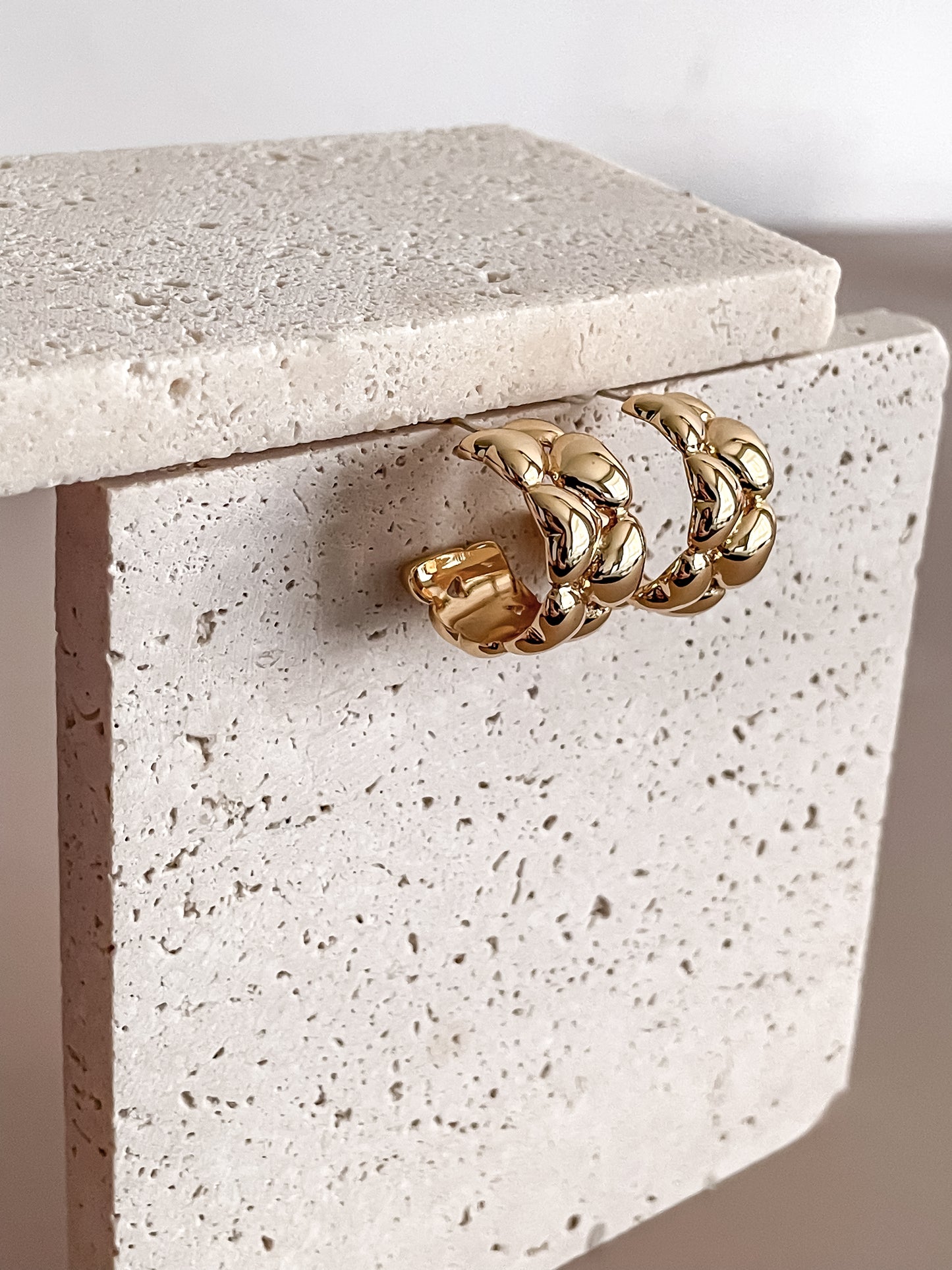 Chunky C-Shaped Heart Pattern Earrings