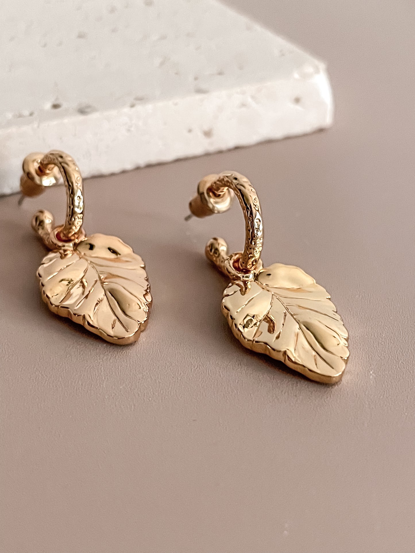 Basic Leaf Drop Earrings