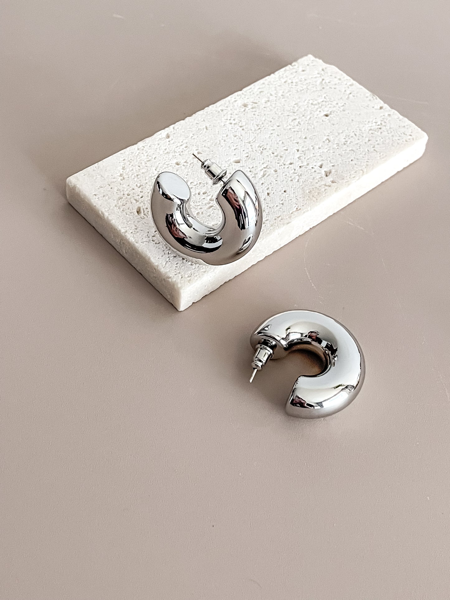 Chunky C-Shape Earrings