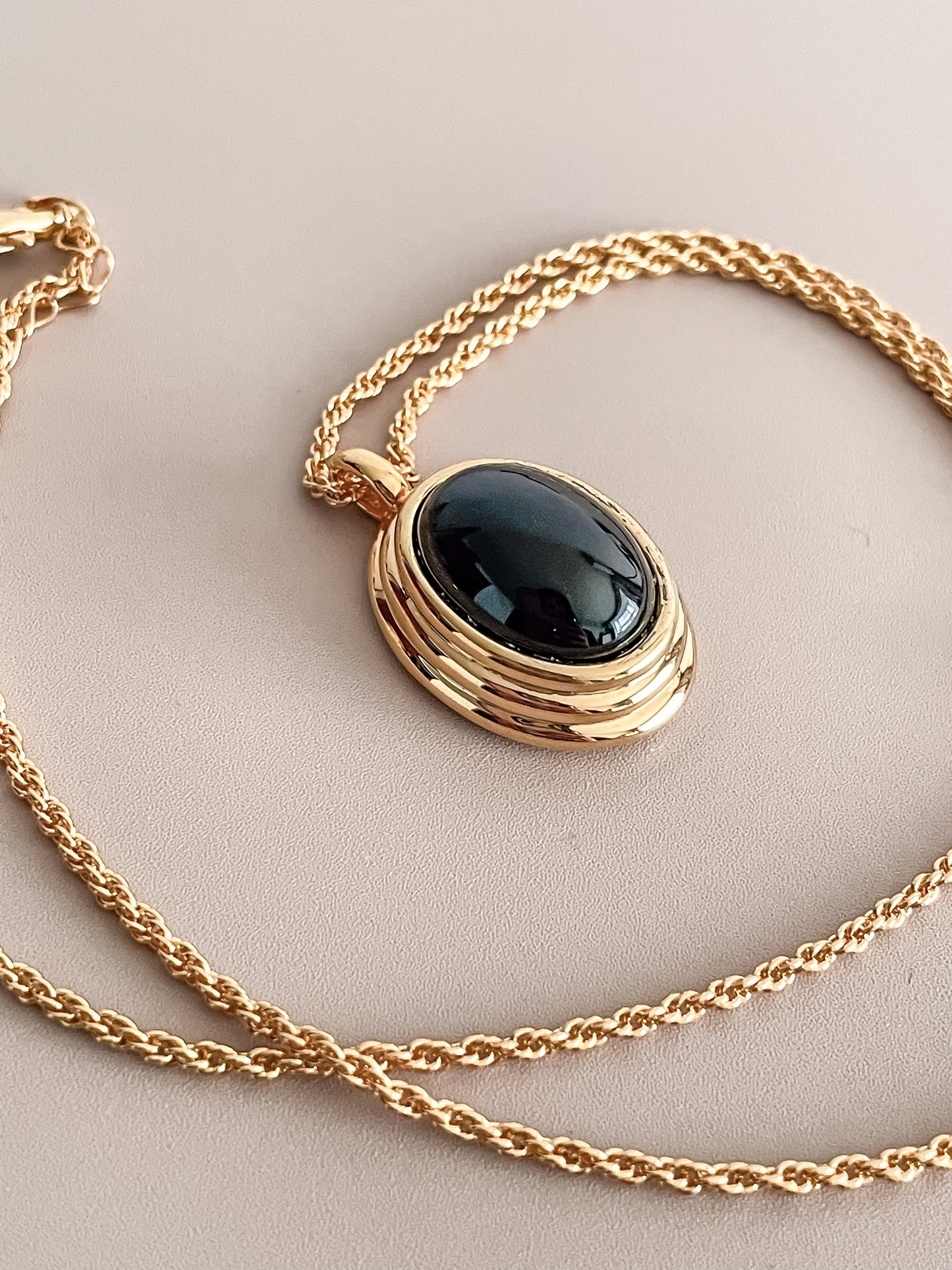 Oval Onyx Necklace