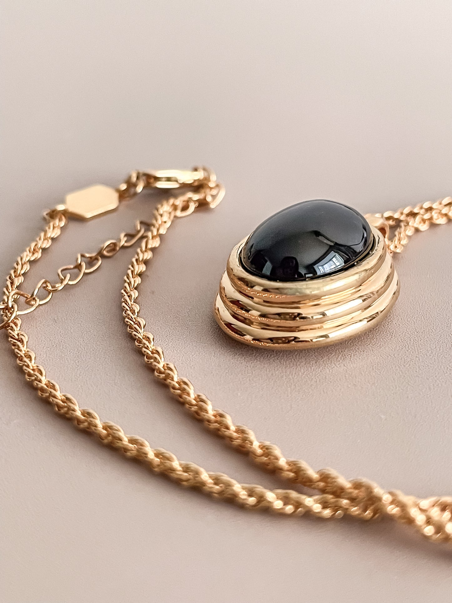 Oval Onyx Necklace