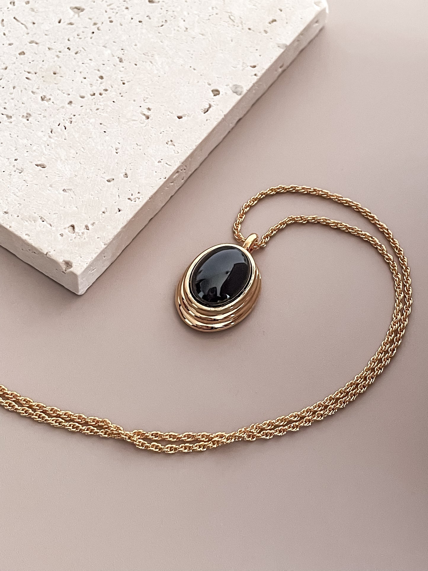 Oval Onyx Necklace