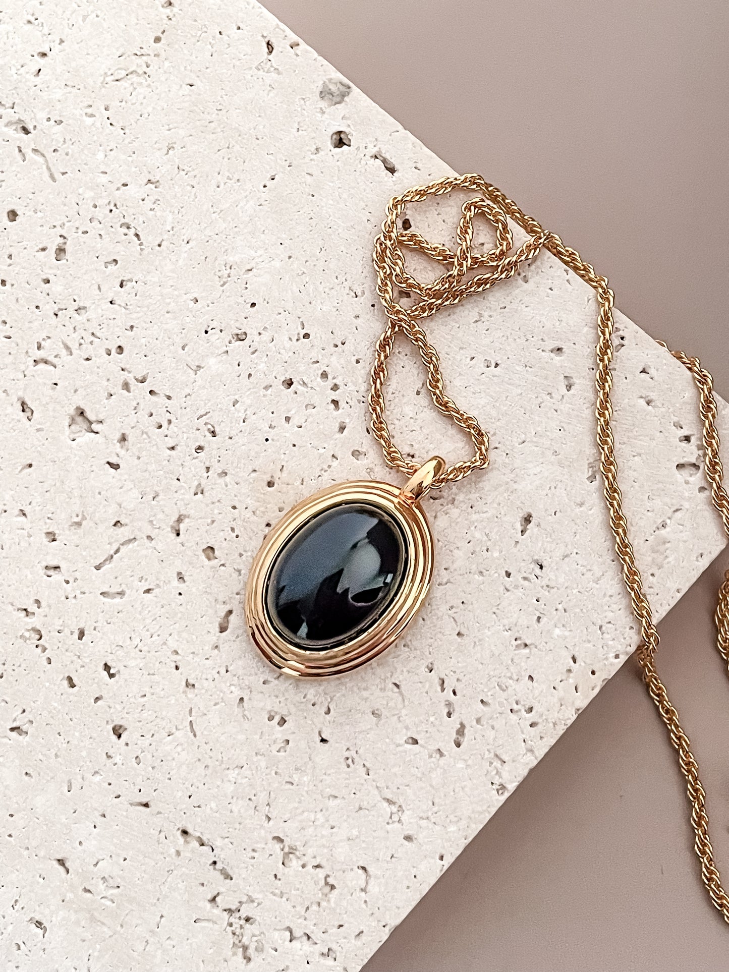 Oval Onyx Necklace