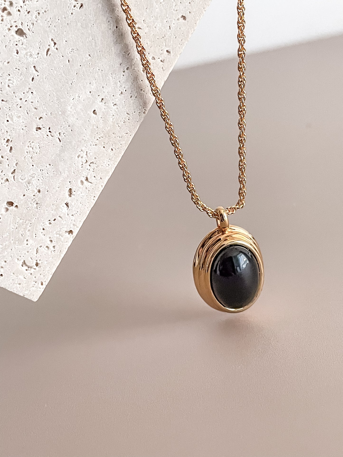 Oval Onyx Necklace