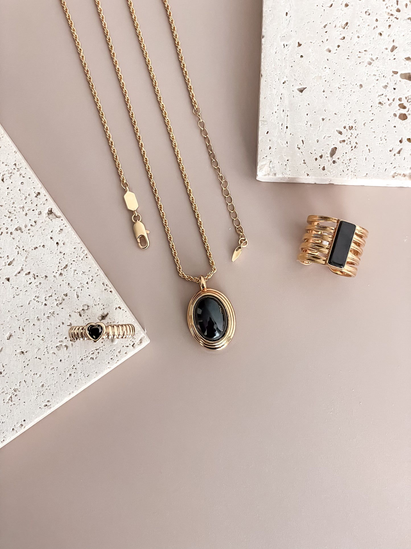 Oval Onyx Necklace