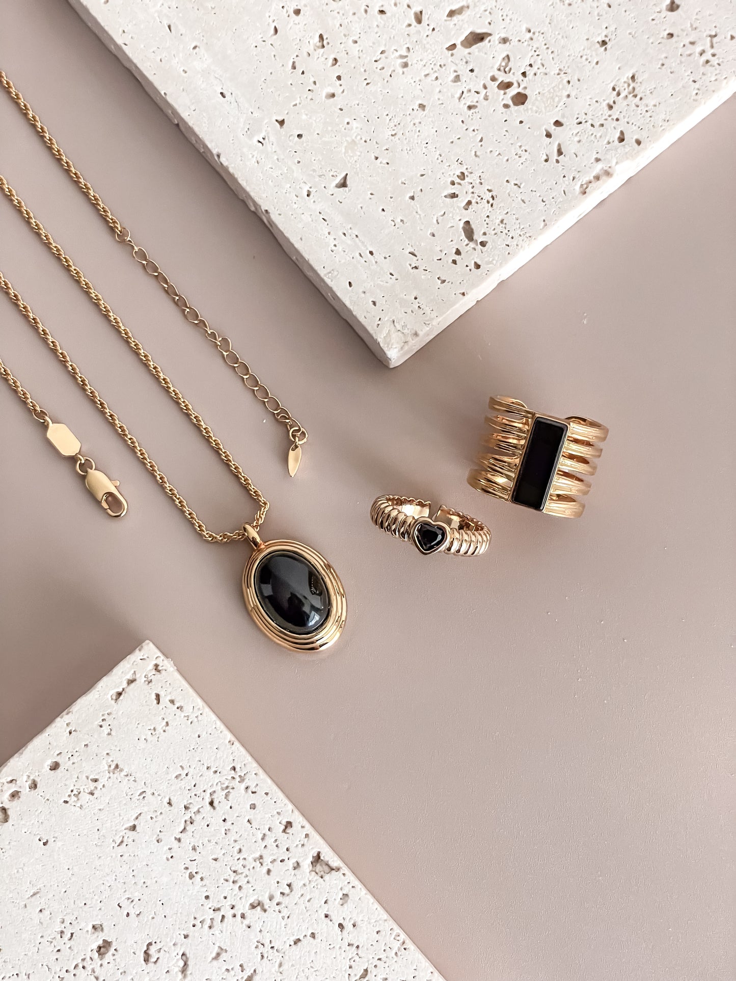 Oval Onyx Necklace