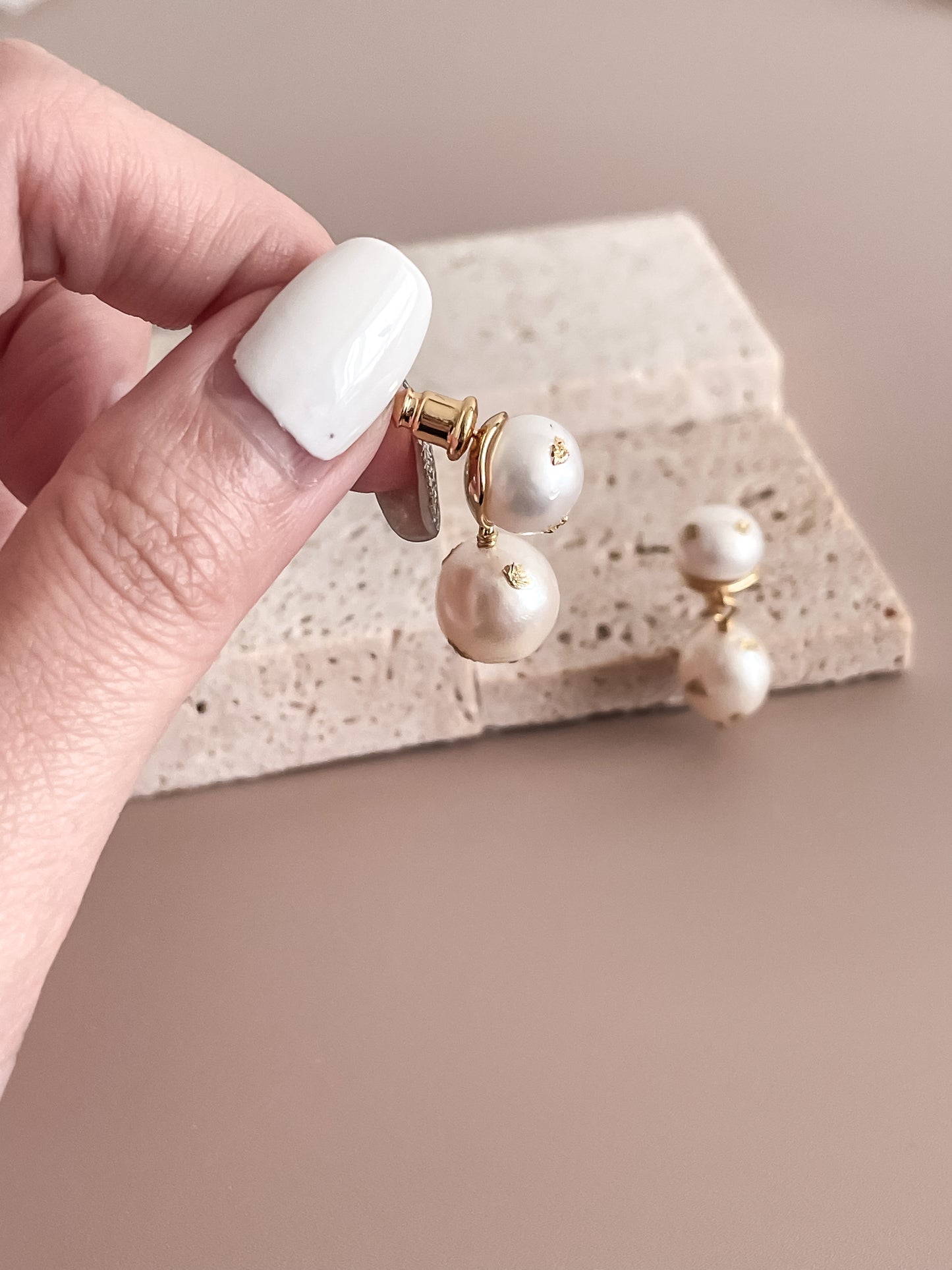 Basic Pearl Earrings w/ Gold Foil Luxurious