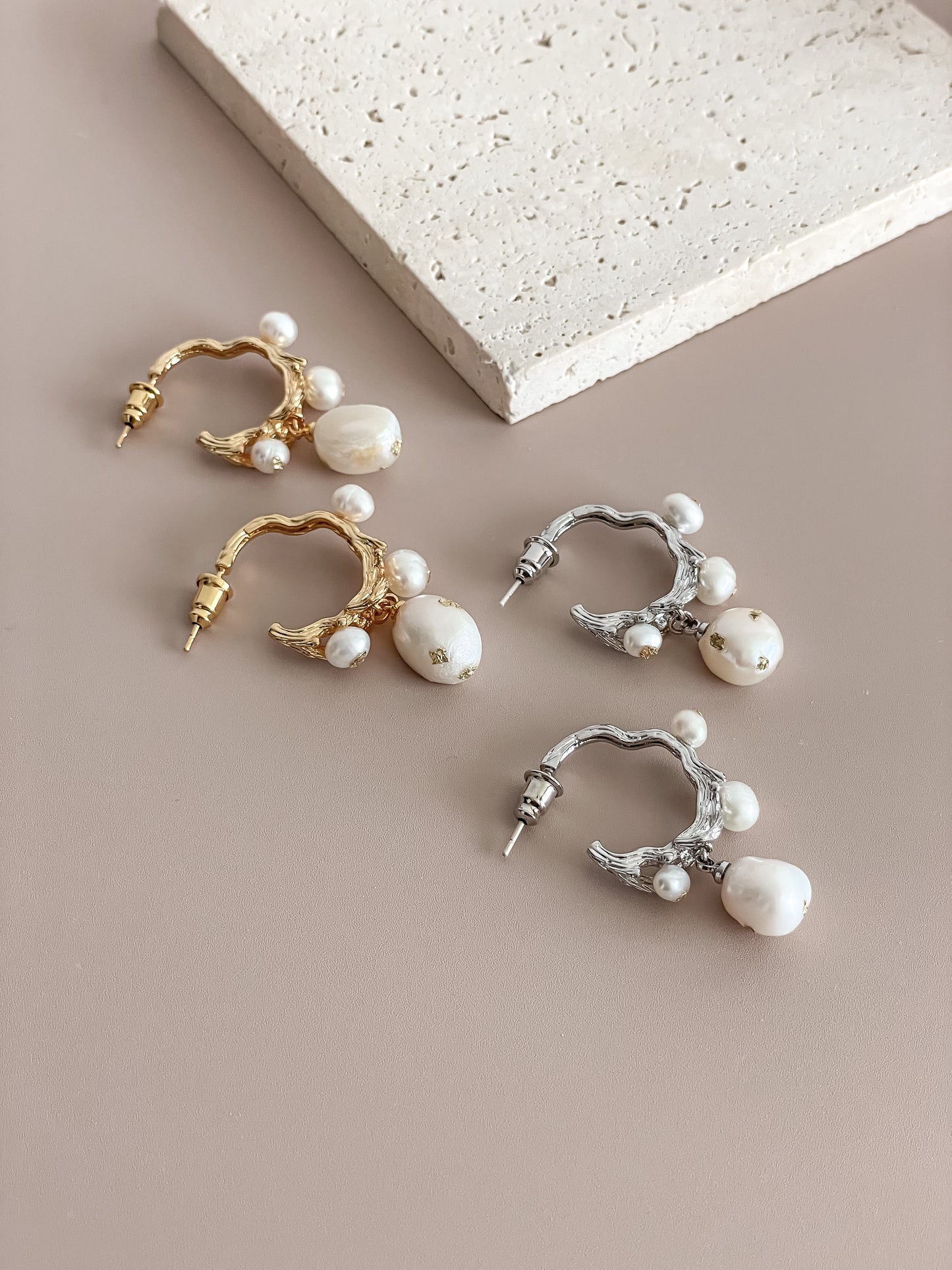 Pearl C-shape Earrings w/Gold Foil