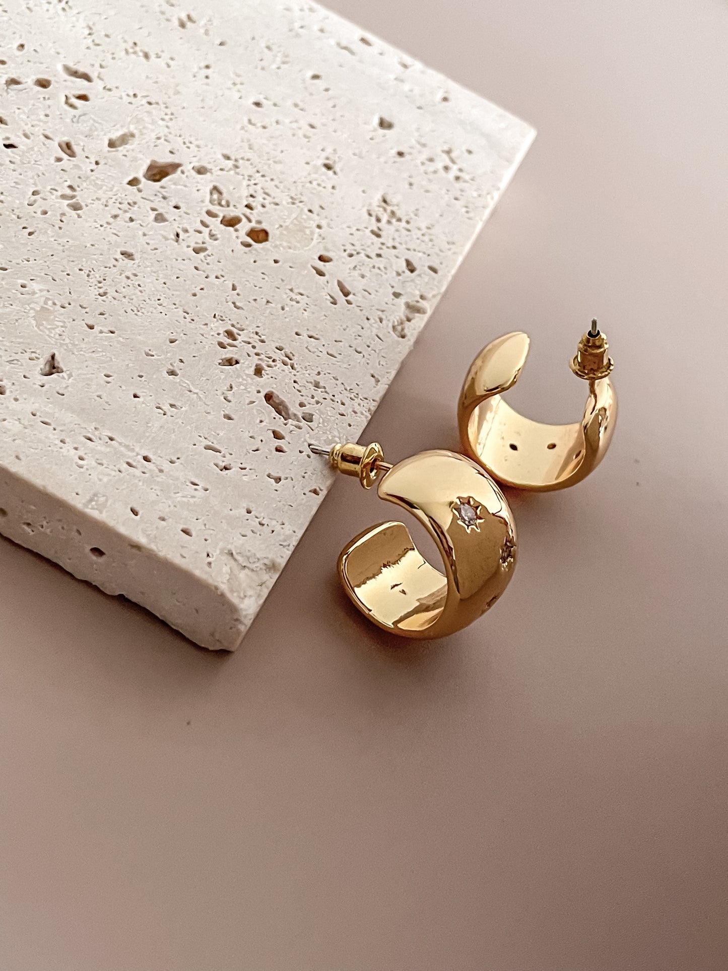 Chunky C-shape Zircon Earrings