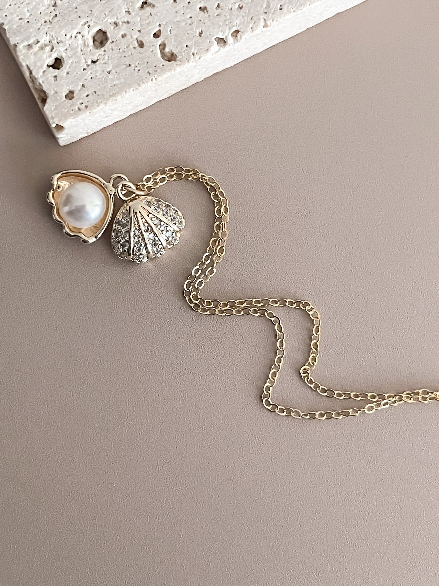 Tiny Pearl in The Shell Necklace