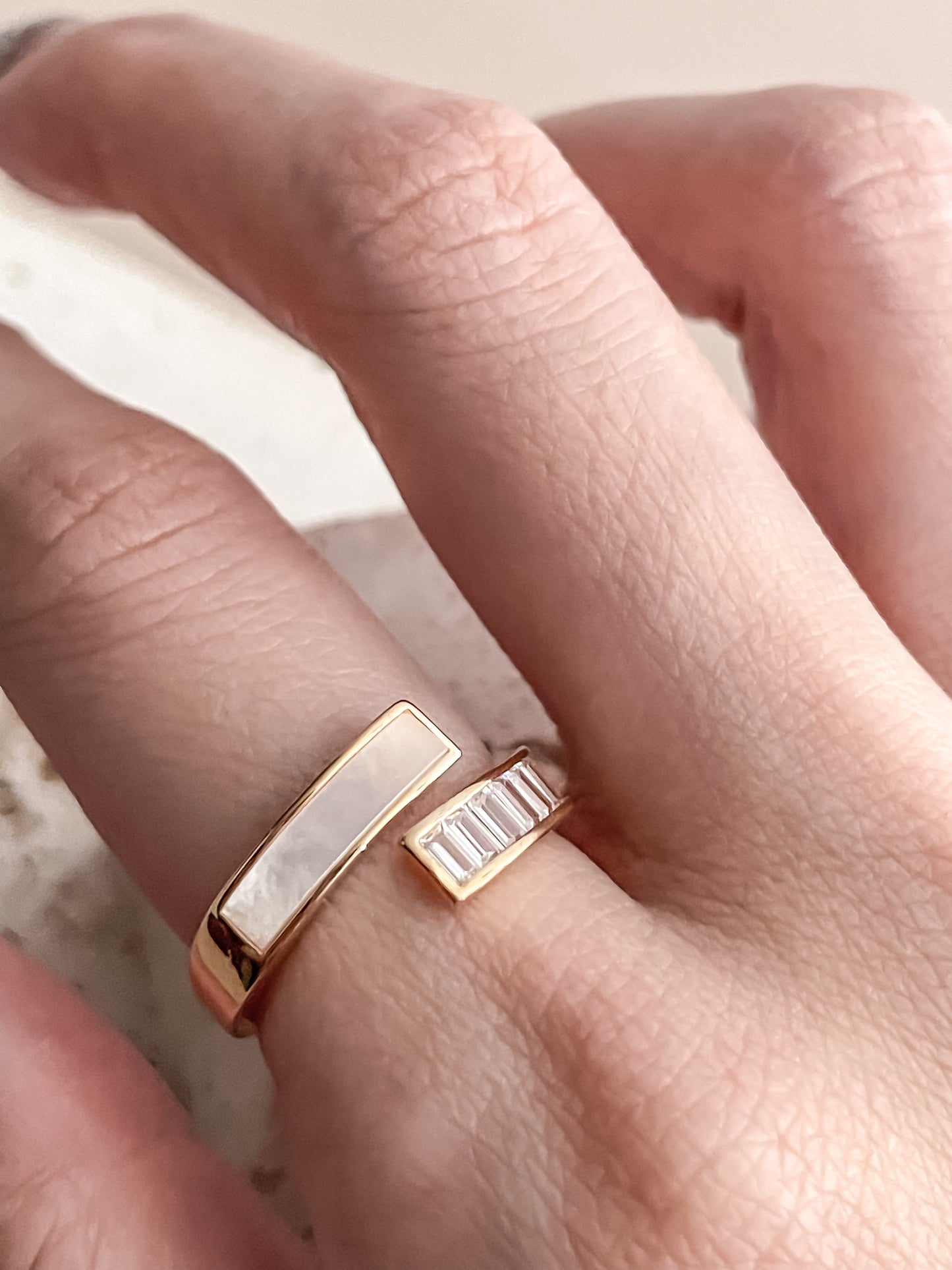 Asymmetric MOP Ring