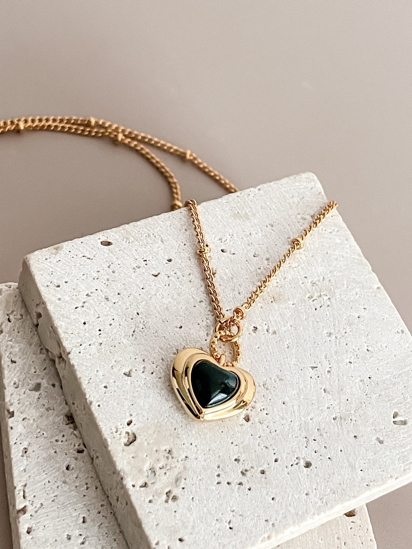 Classic Black Heart Necklace 18K Gold Plated Heart Shaped Onyx Necklaces
