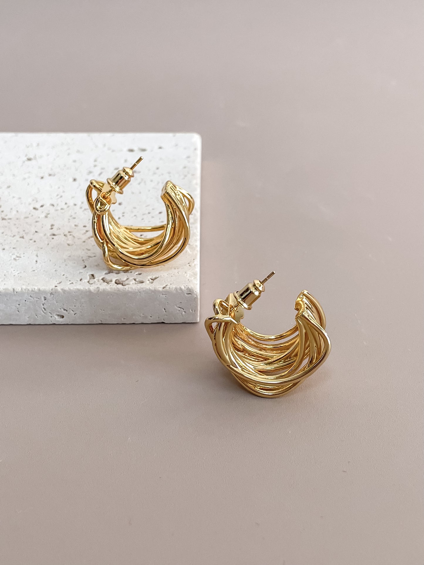 Geometric Wire C-Shaped Earrings