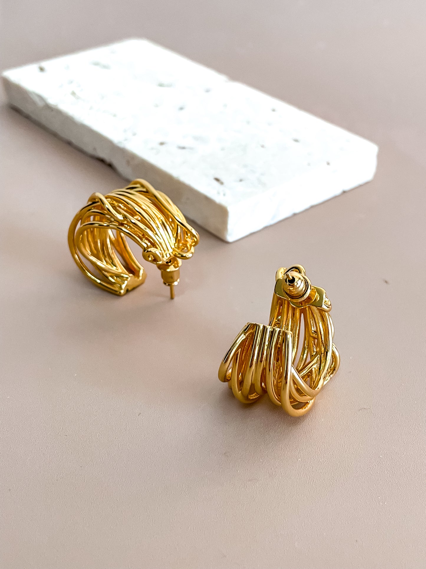 Geometric Wire C-Shaped Earrings