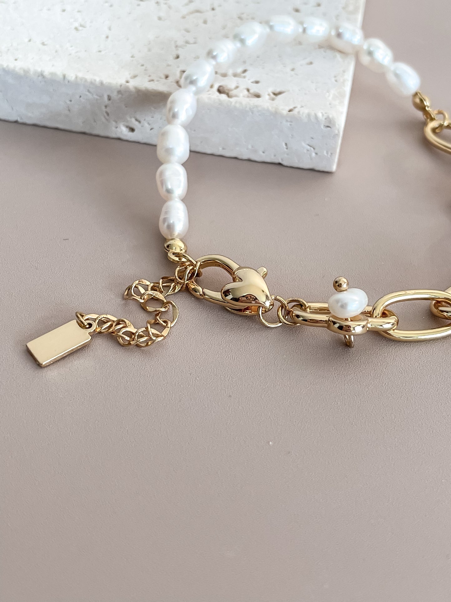 Asymmetric Pearl Pendant Bracelet