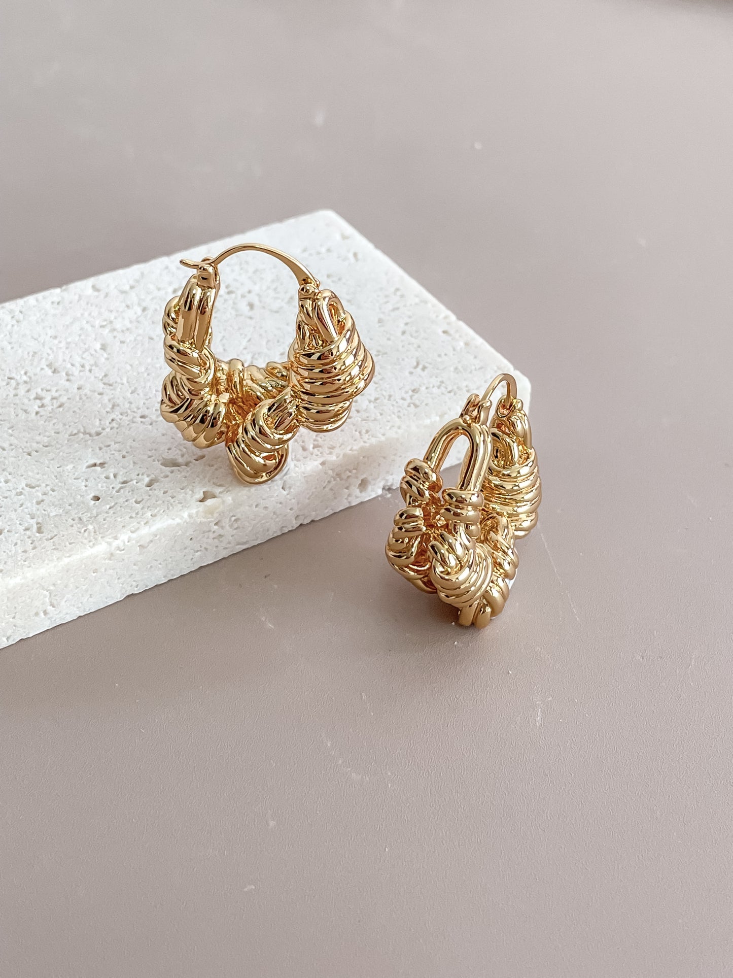 Twisted Rope Pattern Latched Hoop Earrings