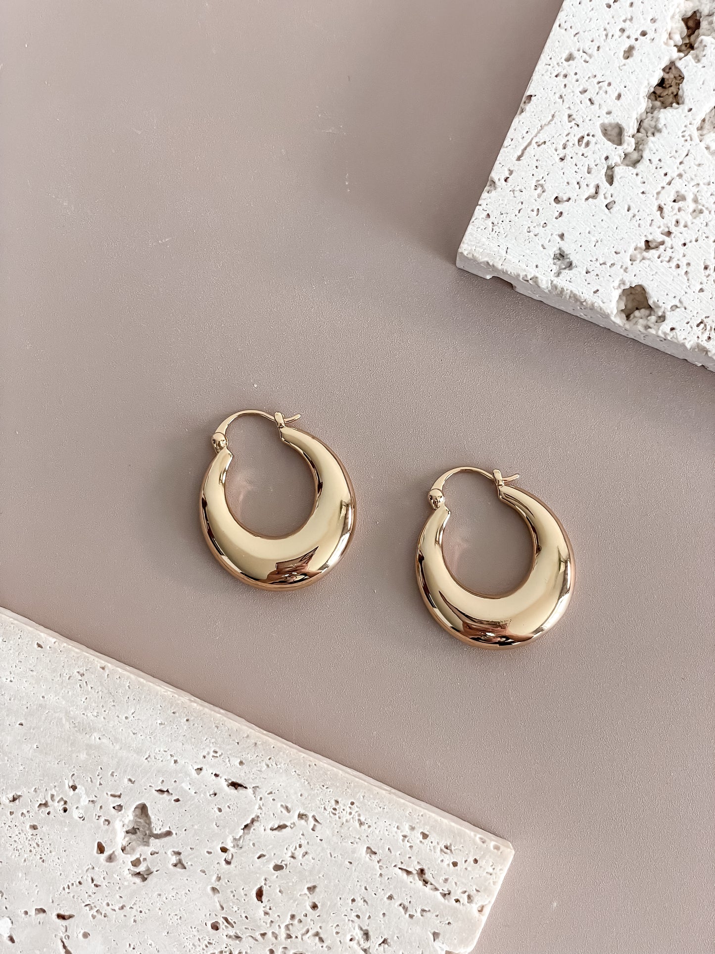 Chunky Oval Latched Hoops Earrings