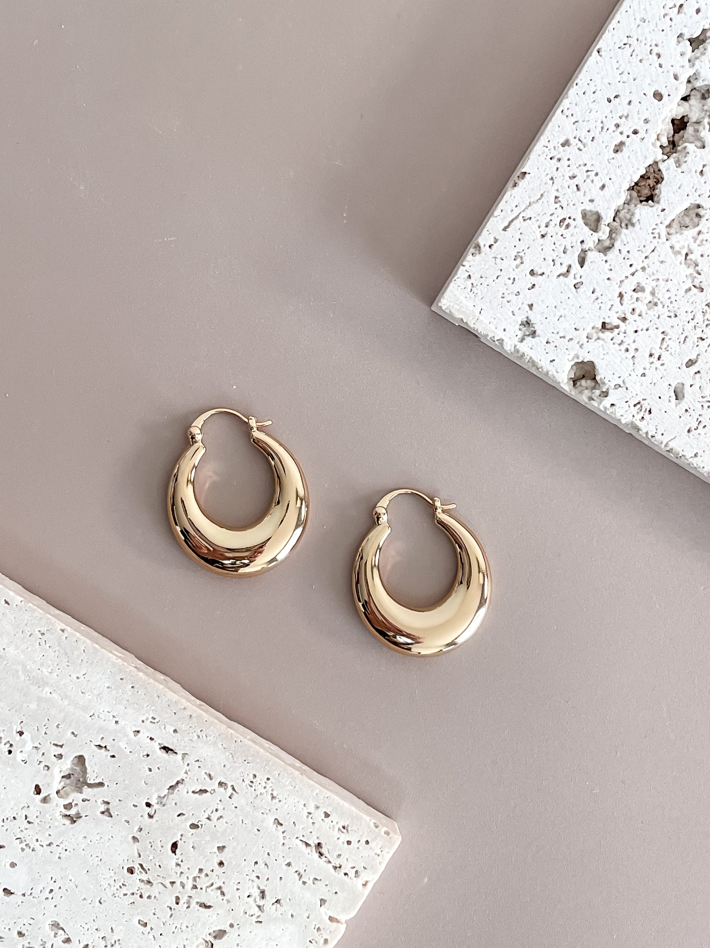 Chunky Oval Latched Hoops Earrings