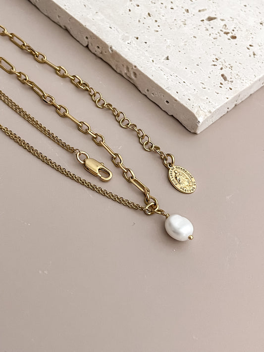 Asymmetric Pearl Necklace