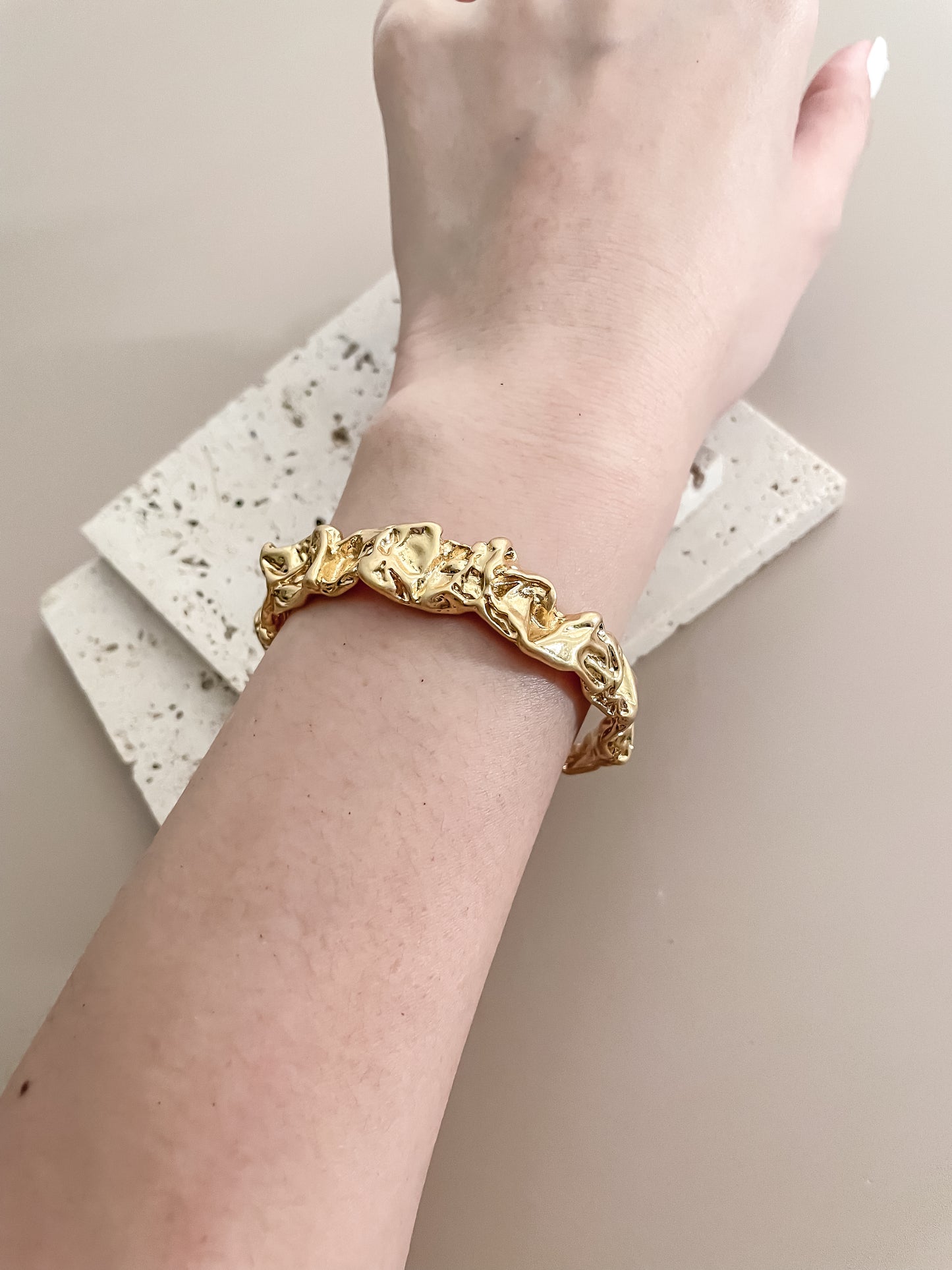 Lava-inspired Gold Jewelry Set