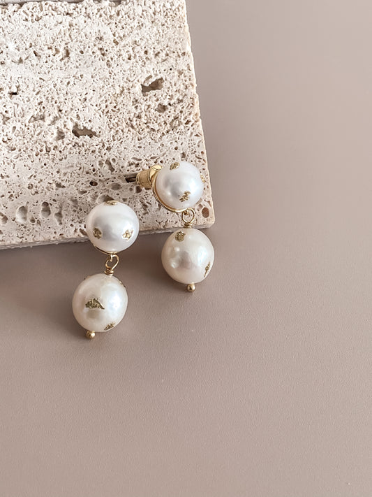Basic Pearl Earrings w/ Gold Foil Luxurious