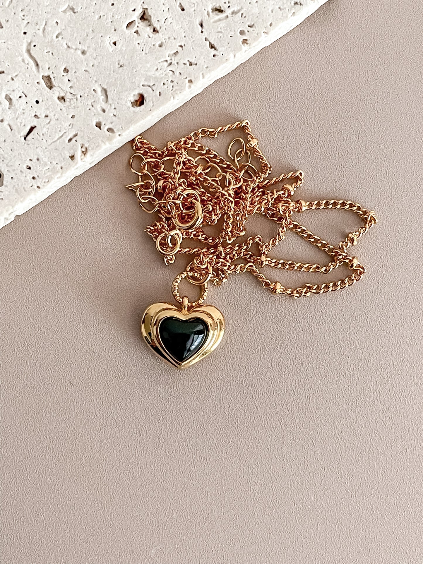 Classic Black Heart Necklace 18K Gold Plated Heart Shaped Onyx Necklaces