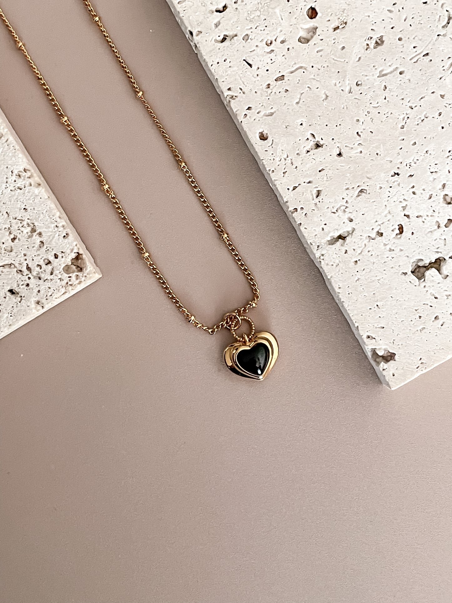 Classic Black Heart Necklace 18K Gold Plated Heart Shaped Onyx Necklaces