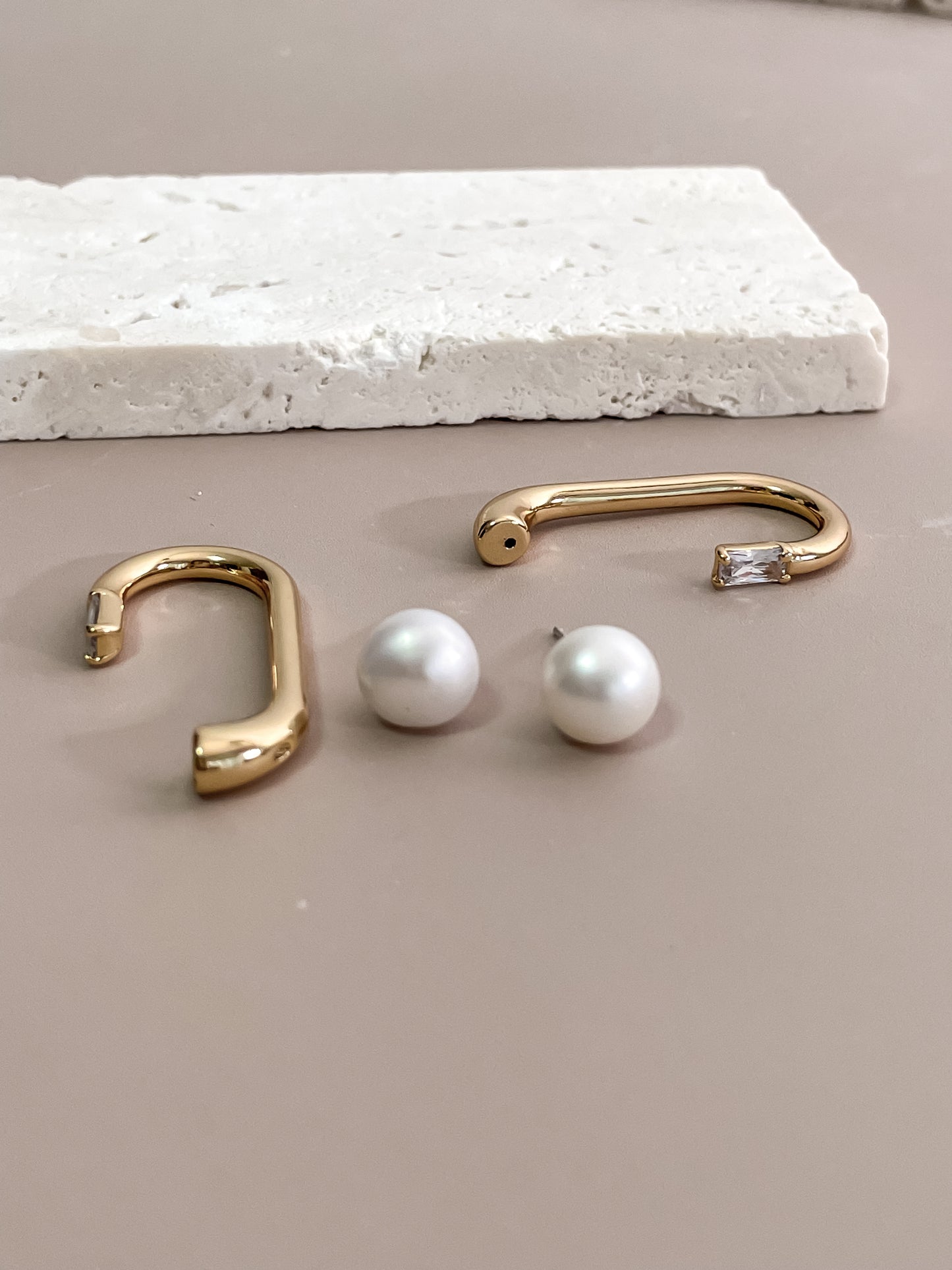 J-Shaped Stud Earrings w/ Pearl