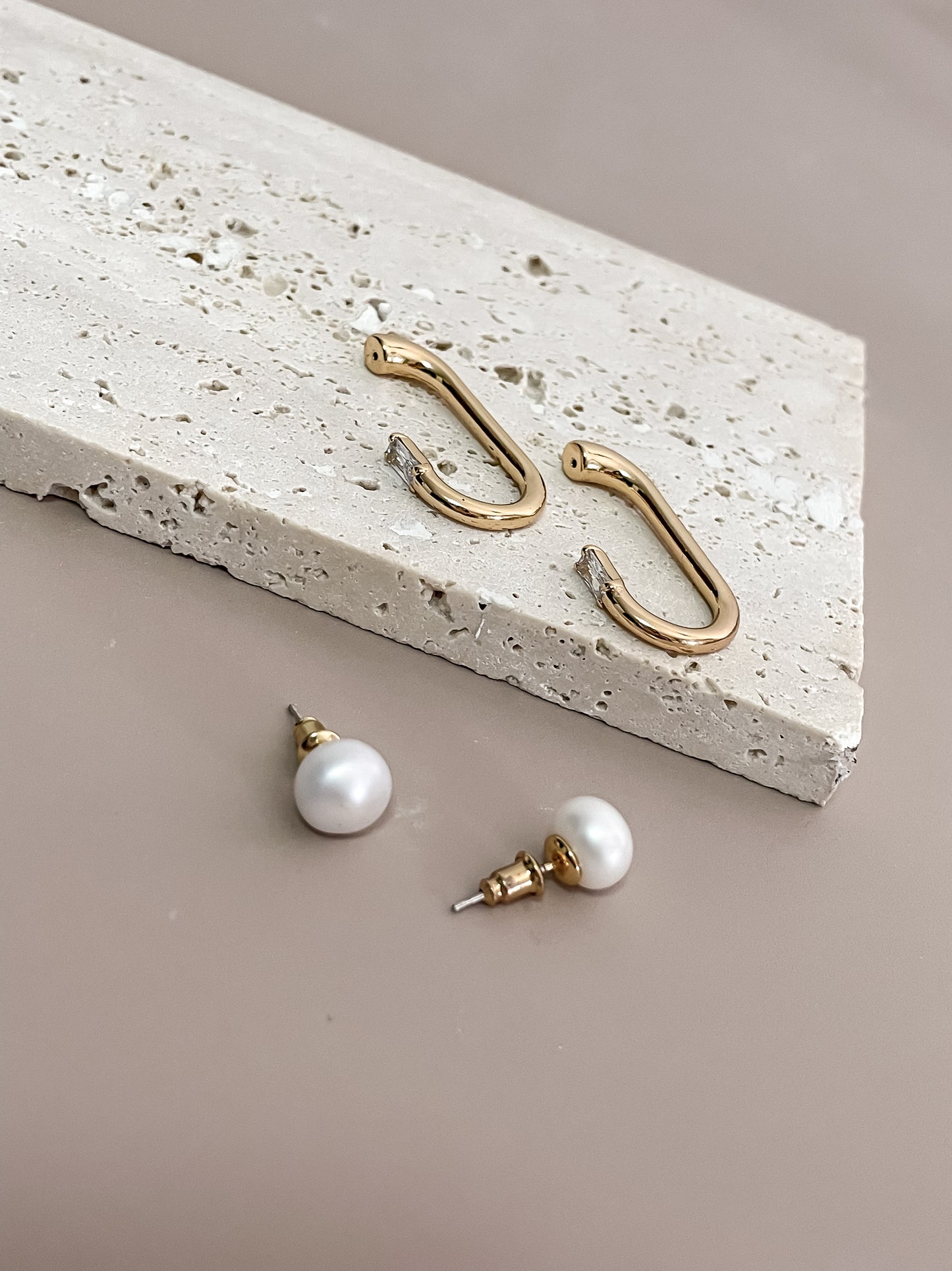 J-Shaped Stud Earrings w/ Pearl