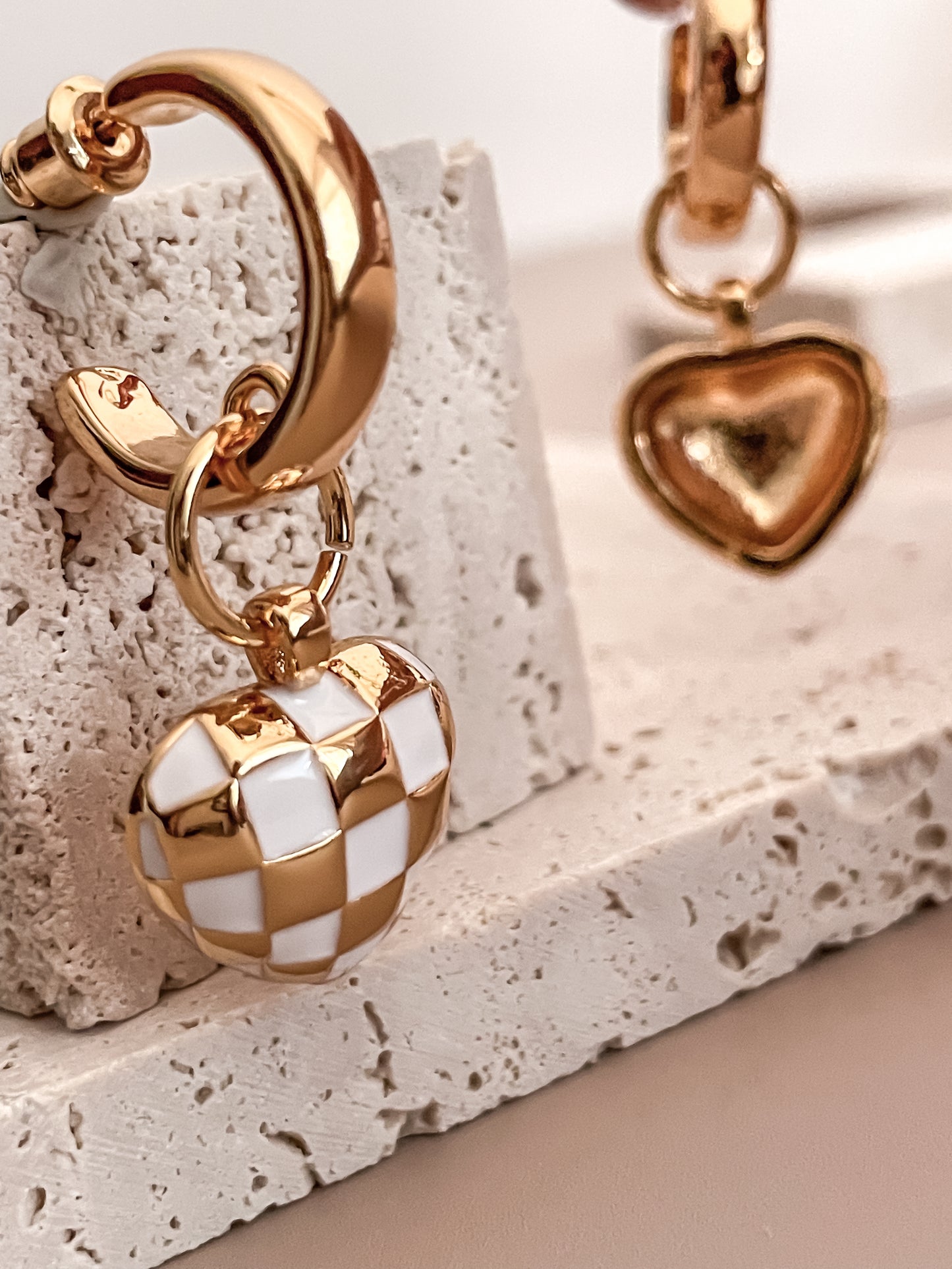 White Checkerboard HeartC-shaped Earrings